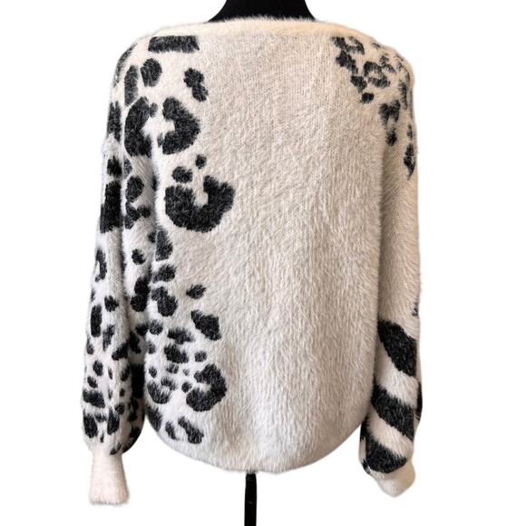 NEW VINCE CAMUTO - White Black Jacquard Eyelash Knit Pullover Sweater Size S - Picture 3 of 6